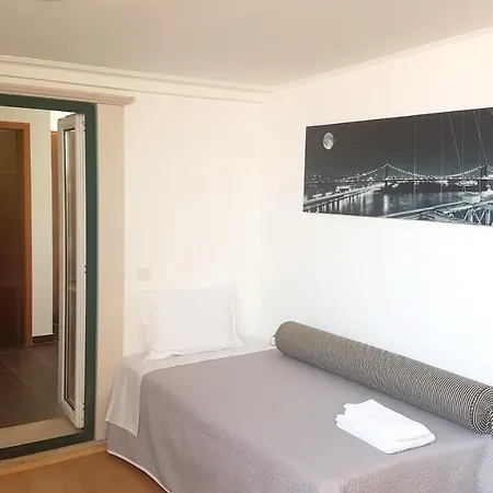 Studio With View And Wifi At リスボン