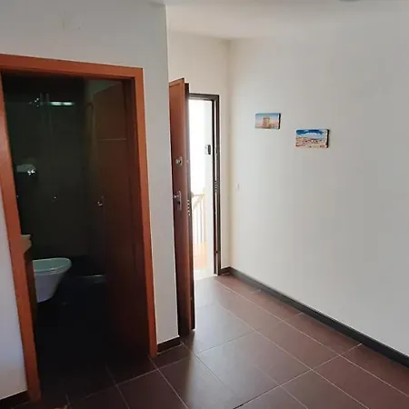 Studio With View And Wifi At リスボン